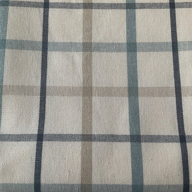 Pre-cut round Checkmate Tablecloths